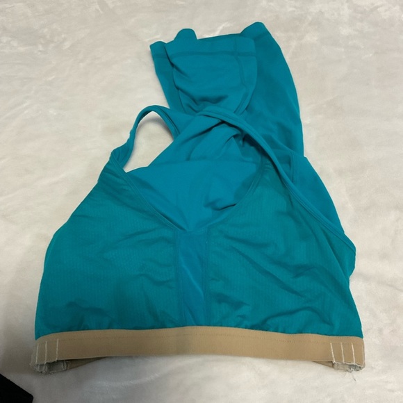 Lululemon Athletica Black Joggers and Aqua Racerback - Picture 6 of 12